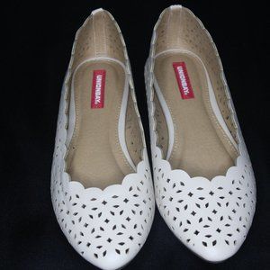 Women flats